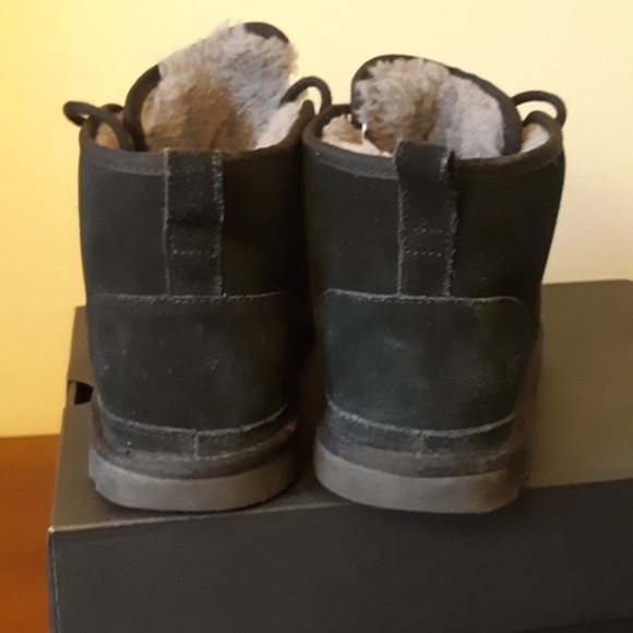 Uggs - Picture 3 of 6